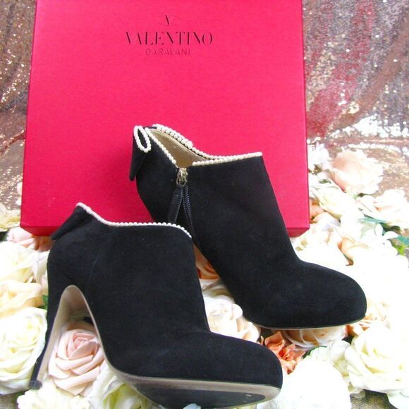 HOST PICK!! Valentino Garavani Suede ankle boots 40 - Picture 3 of 15